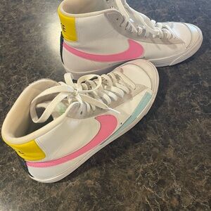 Nike Women's Sneakers - White, Pink, Yellow, and Blue